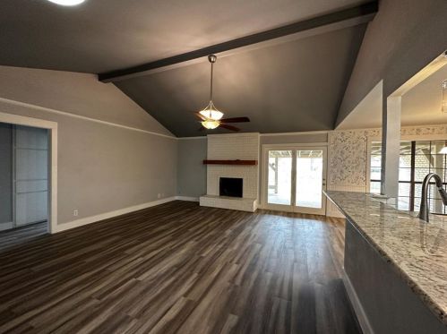 9945 Edmund Dr, Fort Worth TX  76126-4103 exterior