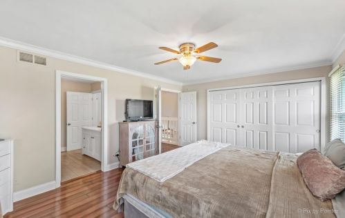 1151 Bradbury Cir, Carol Stream IL  60188-3903 exterior