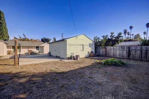 2062 Flower St, Santa Ana CA 92706-1928 exterior