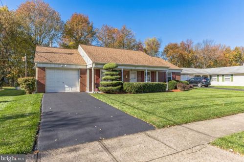 29 Northampton Dr, Willingboro, NJ 08046-1324