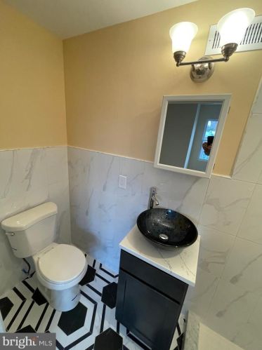 5732 16th St, Philadelphia PA  19141-1702 exterior