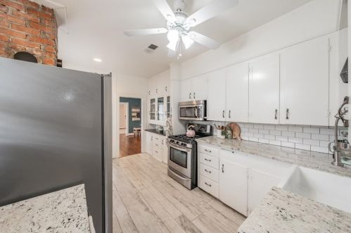 2410 Kenley St, Fort Worth TX  76107-4924 exterior