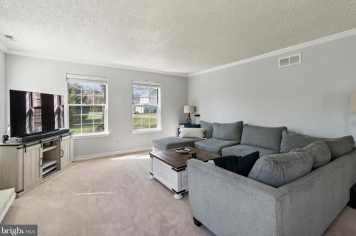 1213 Eagles Chase Dr, Trenton NJ  08648-2540 exterior