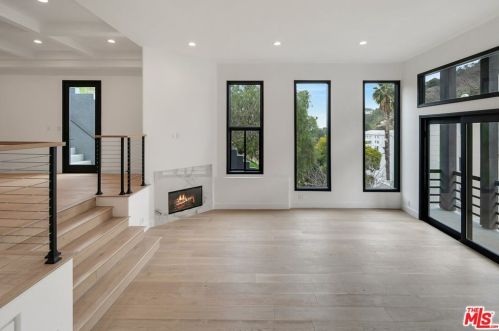 3523 Dixie Canyon Pl, Van Nuys CA  91423-4820 exterior