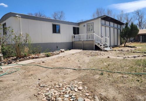 832 Aspen Cir, Pueblo, CO 81006-1400