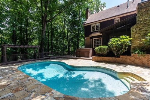 3986 Fernway Ct, Atlanta GA  30319-1667 exterior