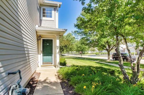 3094 Serenity Ln, Naperville IL  60564-4669 exterior