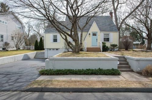 53 Flagler Ave, Cheshire CT  06410-2201 exterior