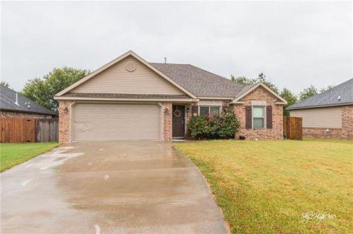 3076 Chelsey Ln, Springdale, AR 72764-8018
