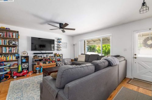 358 Christina Ct, Pleasanton, CA 94566-7122