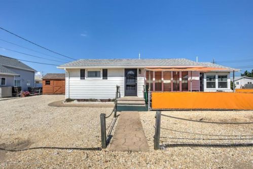 3205 Cart Ln, Lavallette, NJ 08735-1511