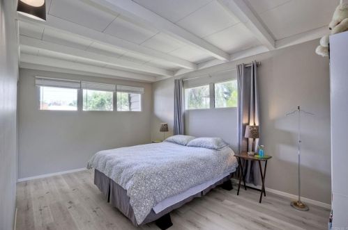 1111 Oak Dr, Vista CA  92084-4659 exterior