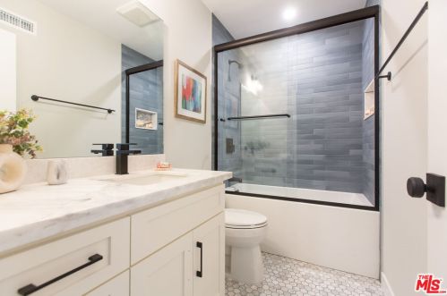 5308 Cortolane Dr, Glendale CA  91214-1308 exterior