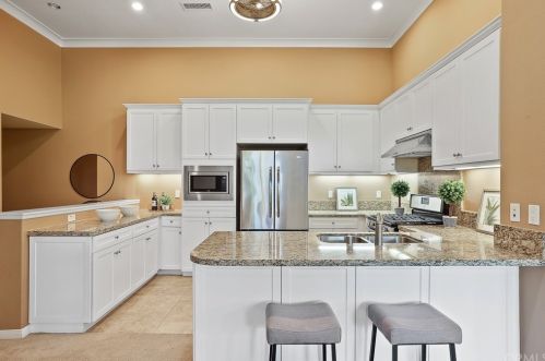 57 Kempton, Irvine CA  92620-2139 exterior