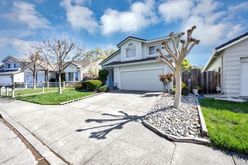 581 Quaking Aspen Ln, Windsor, CA 95492-8125