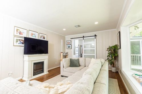 2664 Margaret Mitchell Dr, Atlanta GA  30327-1844 exterior