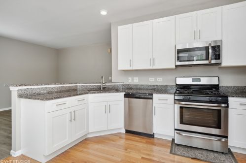 2120 Periwinkle Ln, Naperville IL  60540-9223 exterior