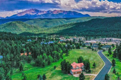 591 Majestic Pkwy, Woodland Park CO  80863-7736 exterior