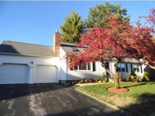 3 Pinehurst St, Hudson, NH 03051-3348