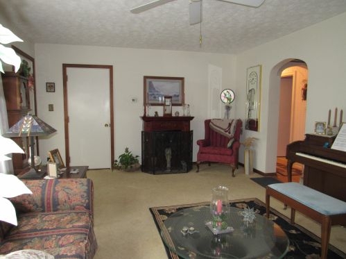 528 Home Rd, Springfield, OH 45503-2711