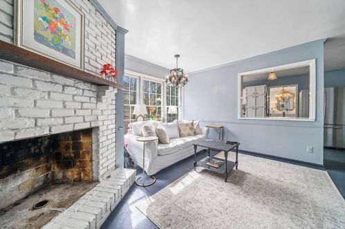 658 Edinboro Rd, Atlanta GA  30327-1214 exterior