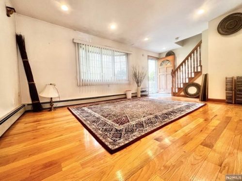 475 Pleasant Ave, Ridgewood, NJ 07450-5413