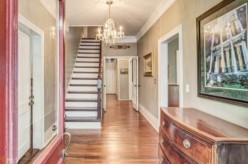 209 Athens St, Jefferson, GA 30549-1405
