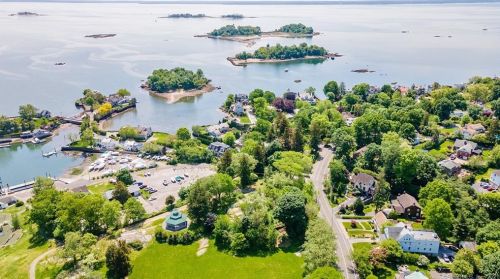 14 Byram Shore Rd, Greenwich CT  06830-6926 exterior