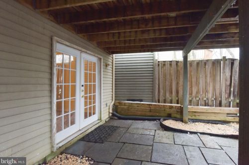 10350 Castlehedge Ter, Silver Spring MD 20902-5808 exterior