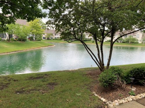 9010 Heathwood Cir, Niles IL  60714-5814 exterior