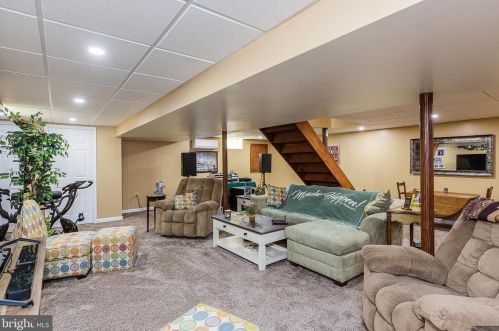 1740 Southport Dr, Lancaster PA  17603-9351 exterior