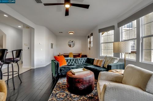 20 Warhol Way, Concord, CA 94523-4267