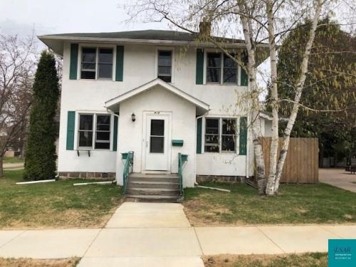 418 5th Ave, Chisholm, MN 55719-1530