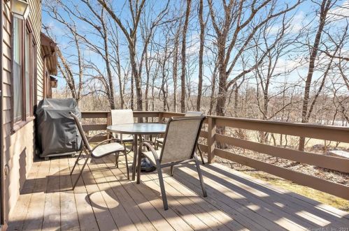 6 Echowoods Cir, Upper Stepney CT  06468-2650 exterior