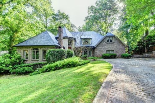 9345 Huntcliff Trce, Atlanta, GA 30350-1608