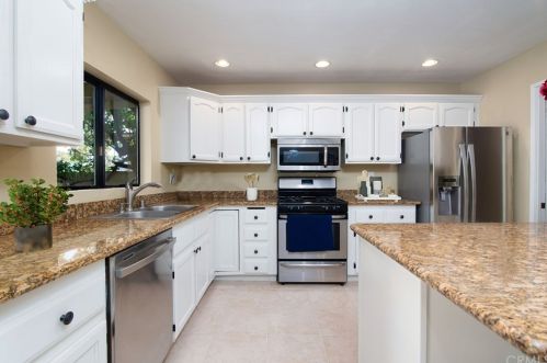 1013 Lyon St, Santa Ana CA 92701-3225 exterior