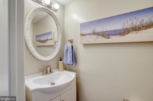 8359 Bark Tree Ct, Springfield VA  22153-3832 exterior