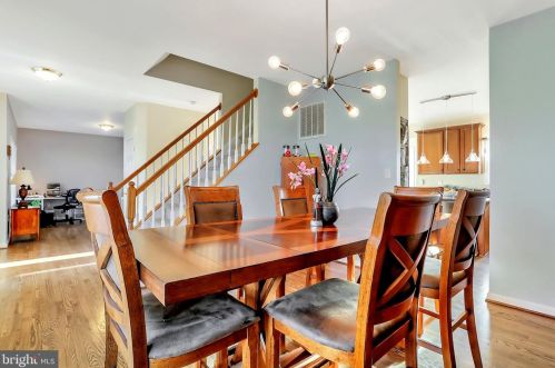 1884 Kabletown Rd, Charles Town, WV 25414-4749