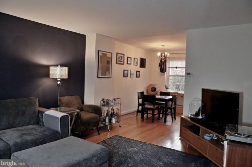 2872 Abingdon St, Arlington VA  22206-1317 exterior