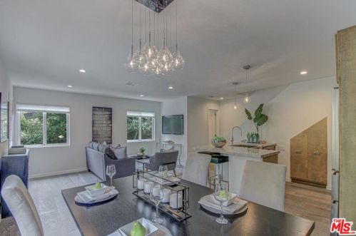 1530 18th St, Santa Monica, CA 90404-3424