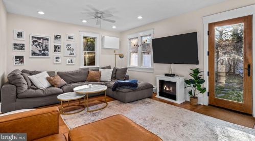 24 Evergreen Ln, Tavistock NJ  08033-1202 exterior