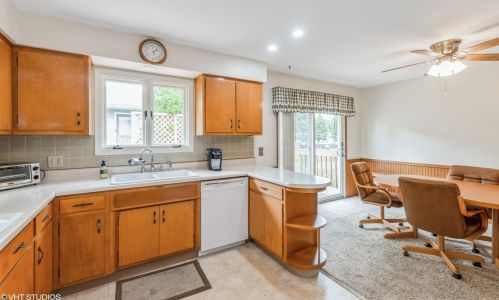 523 Lynn Ave, Sycamore IL  60178-3007 exterior