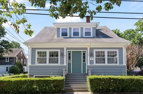 23 Wood St, Warren, RI 02885-2513
