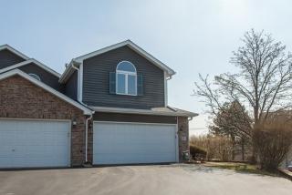 8309 Highpoint Cir, Oak Brook IL  60561-6608 exterior