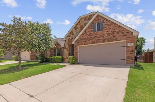 633 Trade Wind Dr, Fort Worth, TX 76131