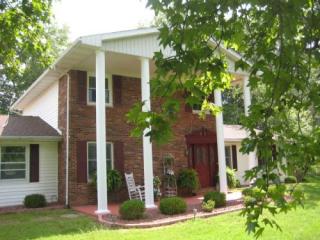 268 Lake Dr, Mboro, IL 62966-5949
