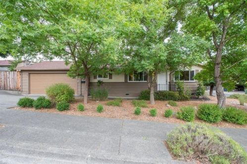400 Sunnyvale Dr, Healdsburg, CA 95448-3012