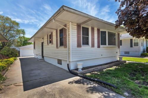 6549 Parrish Ave, Hammond, IN 46323-1738