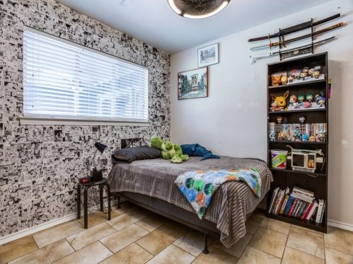 9733 Estate Ln, Dallas TX  75238-1849 exterior