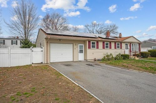 17 Louisiana Ave, Warwick, RI 02888-5913